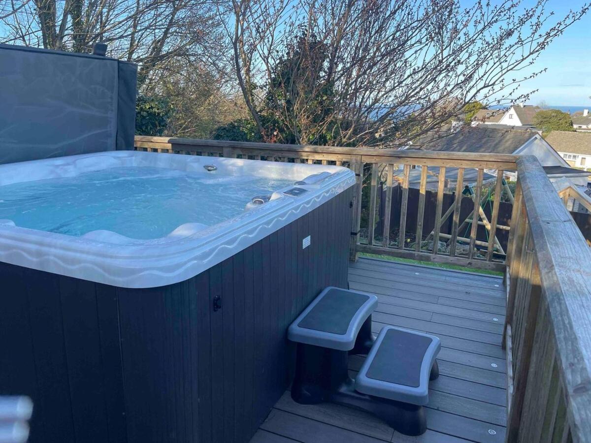 Family Holiday Home In Benllech With Hot Tub Exterior photo