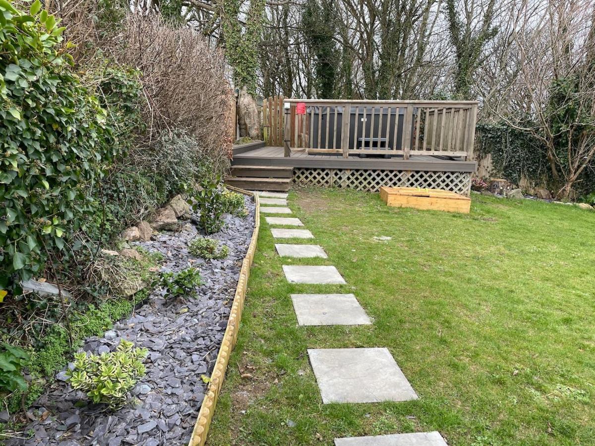 Family Holiday Home In Benllech With Hot Tub Exterior photo