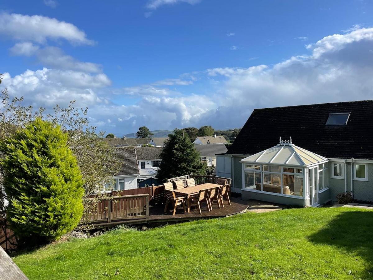 Family Holiday Home In Benllech With Hot Tub Exterior photo