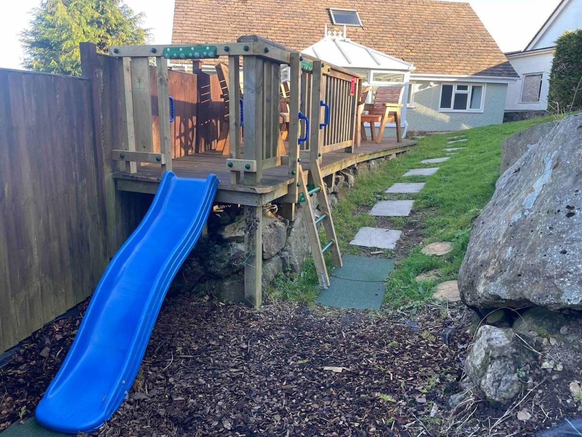 Family Holiday Home In Benllech With Hot Tub Exterior photo