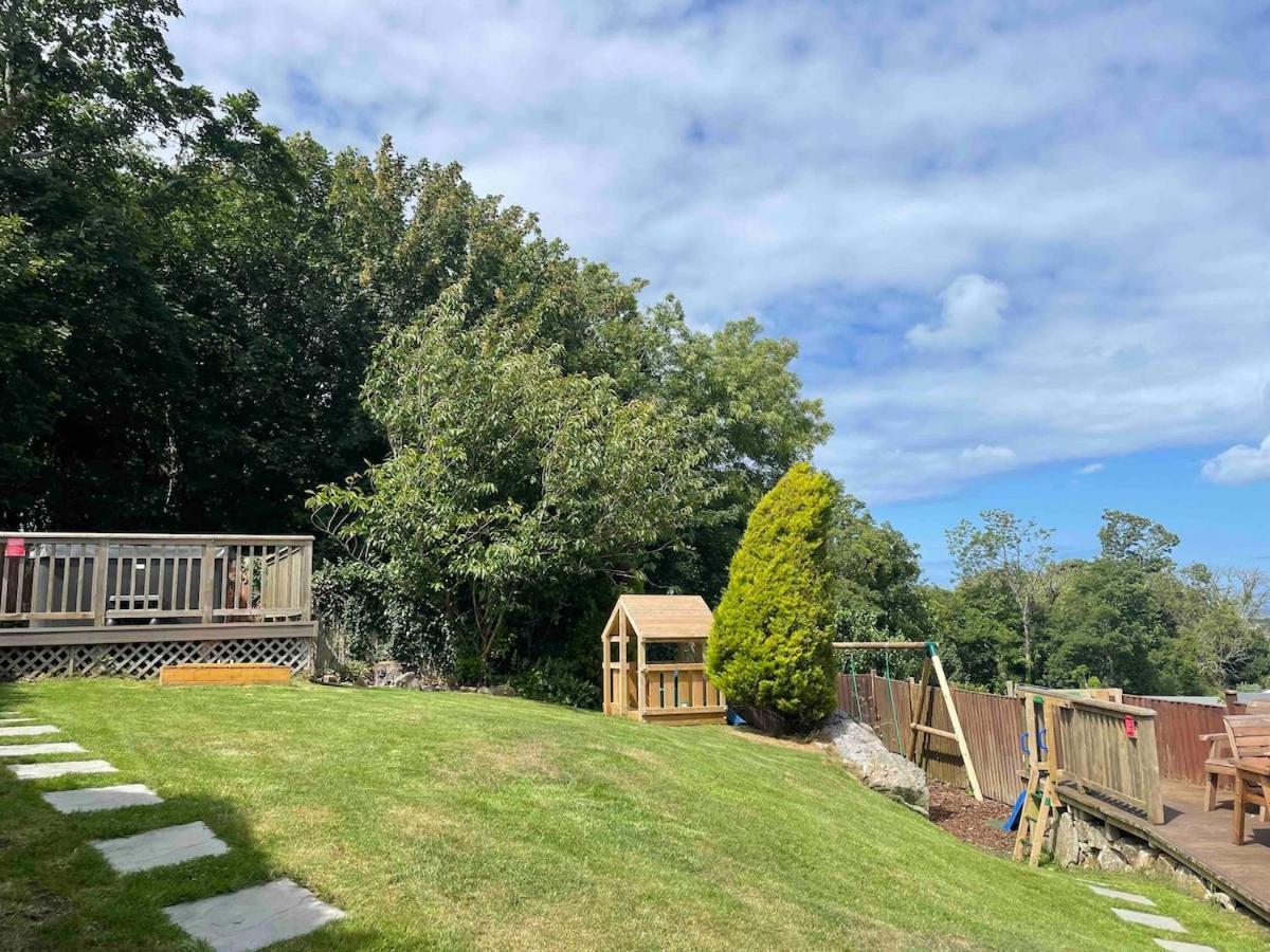 Family Holiday Home In Benllech With Hot Tub Exterior photo